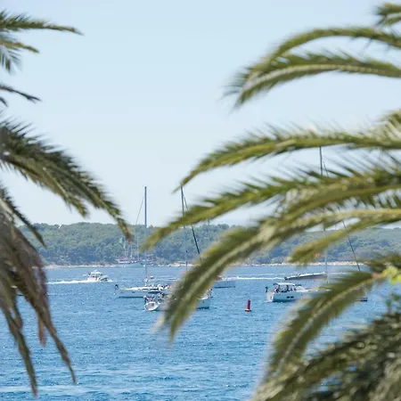 Yacht Harbor Apartment Hvar Town Zewnętrze zdjęcie